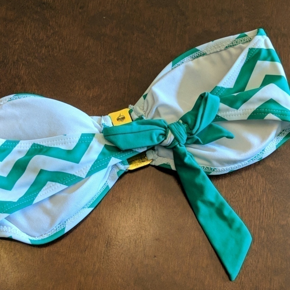 MUST BUNDLE - Picture 3 of 3